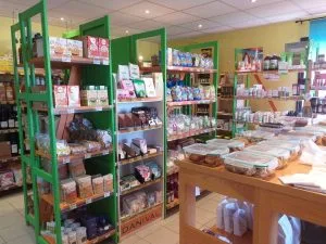 intérieur magasin allée du bio à saint sulpice et cameyrac